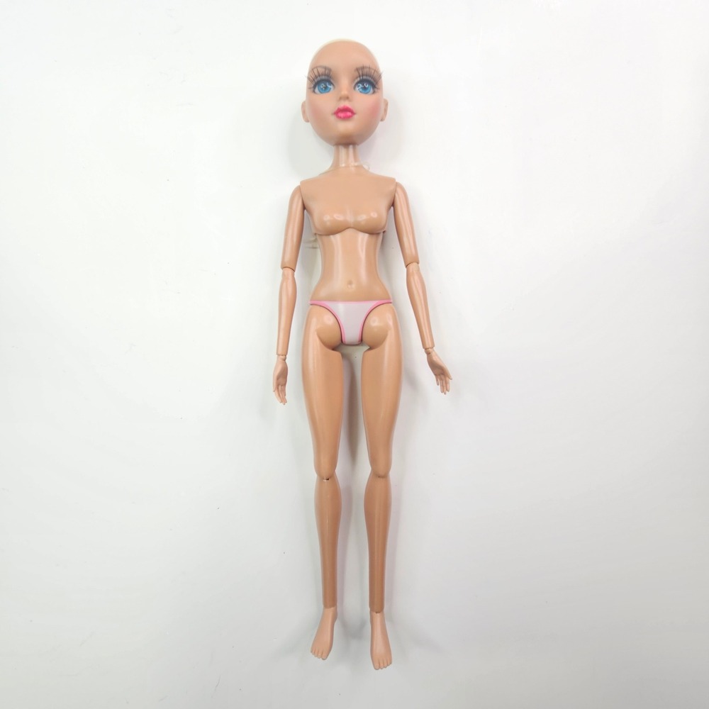 MGA Moxie Teenz Fashion Doll Kids 14in Tan Articulated Body Blue Eyes 2010